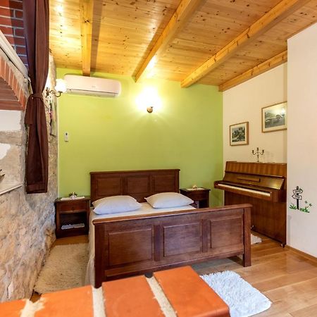 Apartment Tara Каштела Экстерьер фото