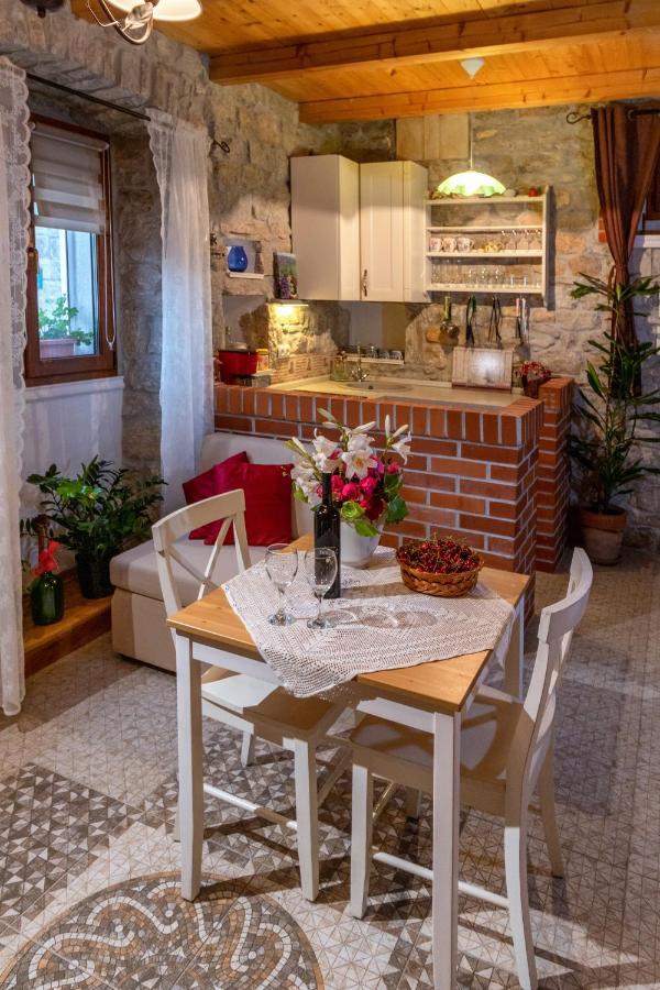 Apartment Tara Каштела Экстерьер фото